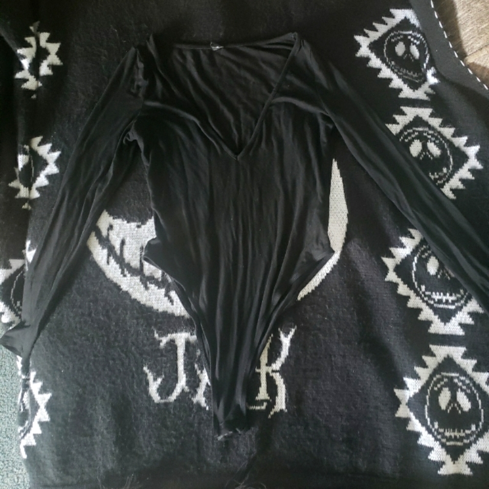 V-cut bodysuit